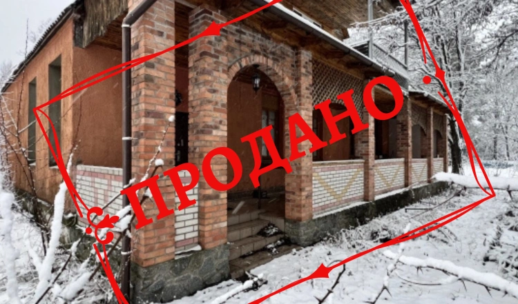 Продаж ЗАМІСЬКОГО будинку на 197м2 в лісі на березі річки